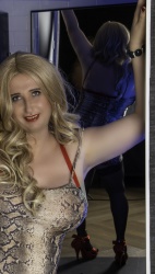 Bimbo Fucking Sekdoll zoekt Meester en Meesters