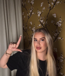 Queen Ellie zoekt geldslaven