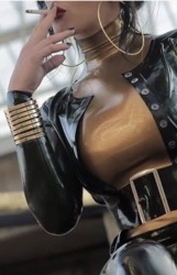 Meesteres zoekt slaaf