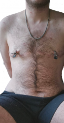 Transman slaaf biedt zich aan voor vast contact