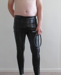 Gezocht een onderdanige vrouw of 21 plus meid voor een onderdanige sm behandeling bij jou thuis overdag.