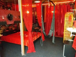 Zeer discrete BDSM studio te huur voor iedereen ook voor wilde SM Kinky overnachtingen